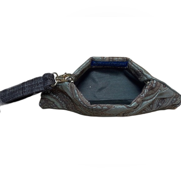 Offhand Designs Nina Wristlet - Picture 5 of 9